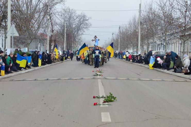 У небесне військо йдуть найкращі: Кілія прощається із полеглим Захисником Олегом Пукай